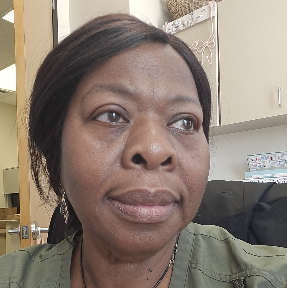 Meet your Posher, Cynthia